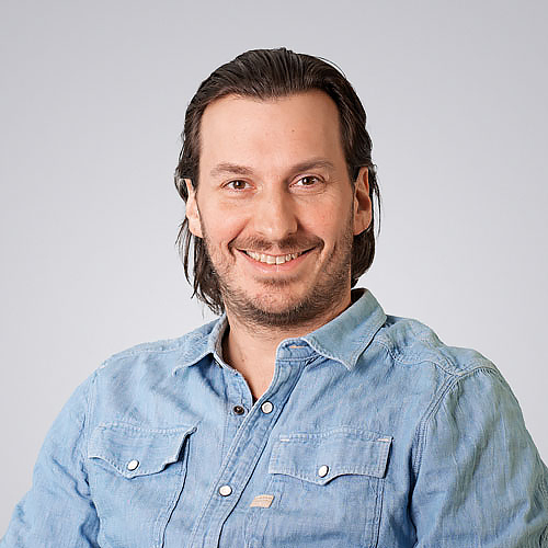 Severin Spörri, Frontend-Entwickler von MADLAB, dem Büro für Digitalisierung.